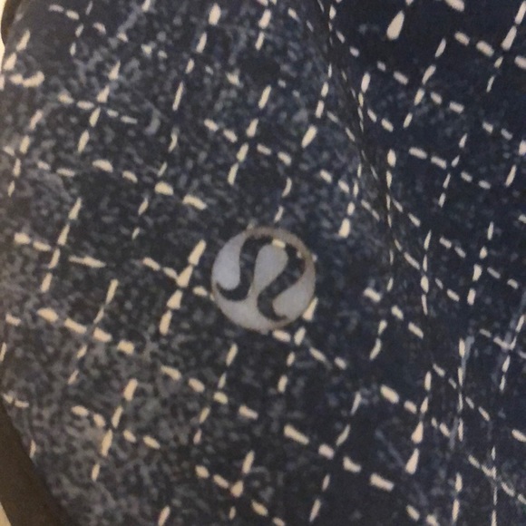 SOLD Lululemon Speed Up Shorts 2.5” - Picture 3 of 4